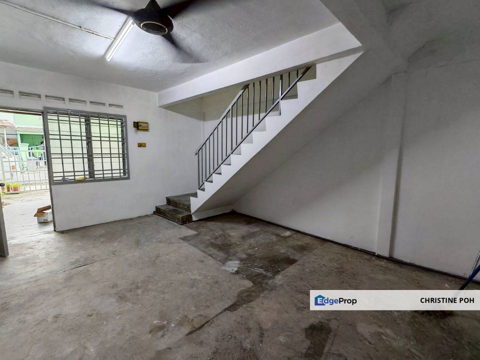 Double storey low cost Terrace @ Tmn Sri Putra Skudai, Johor, Johor Bahru