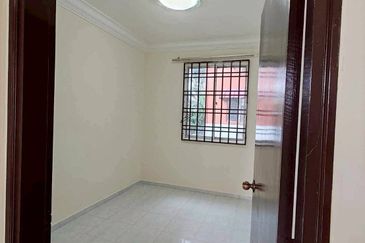 Sri Putra Apartments