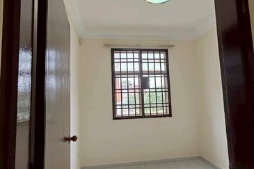 Sri Putra Apartments