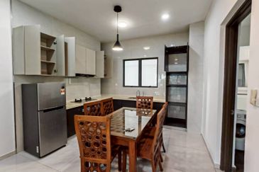 Baypoint @ Country Garden Danga Bay