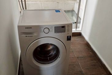 Baypoint @ Country Garden Danga Bay