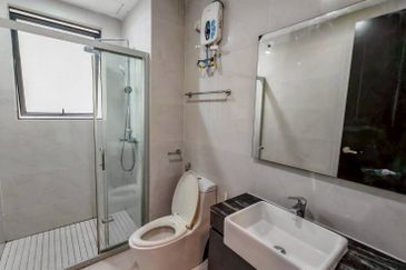 Baypoint @ Country Garden Danga Bay