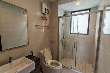 Baypoint @ Country Garden Danga Bay