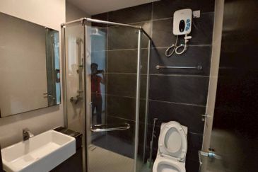 Baypoint @ Country Garden Danga Bay