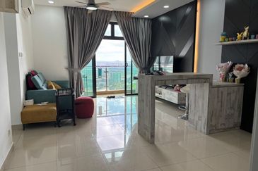 D'Summit Residences @ Kempas Utama