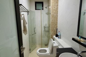 D'Summit Residences @ Kempas Utama