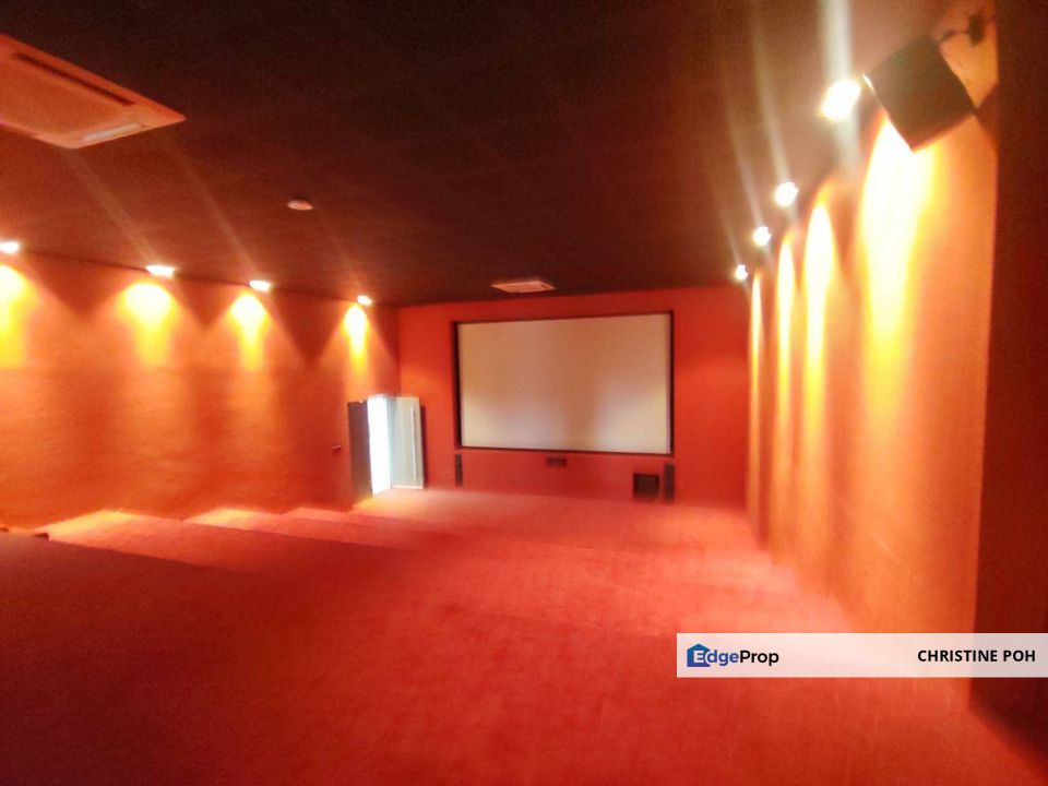 Bungalow House with Swimming Pool @ Leisure Farm, Johor, Gelang Patah