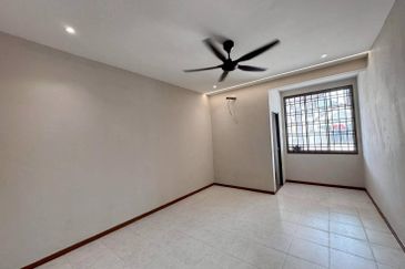 1.5 Storey Terrace House @ Impian Emas Bukit Impian