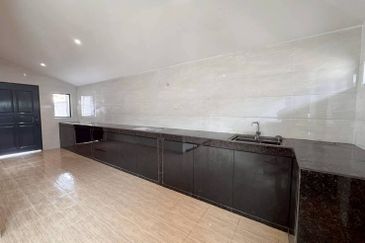 1.5 Storey Terrace House @ Impian Emas Bukit Impian