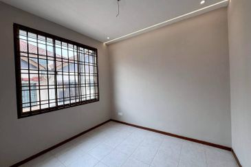 1.5 Storey Terrace House @ Impian Emas Bukit Impian