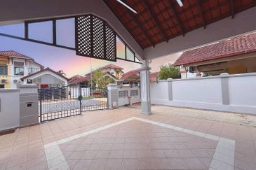 1.5 Storey Terrace House @ Impian Emas Bukit Impian