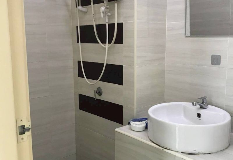 D'Summit Residences @ Kempas Utama