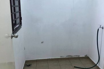 D'Summit Residences @ Kempas Utama