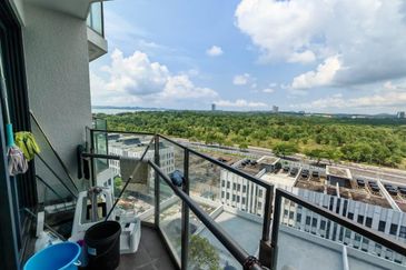 Almas @ Puteri Harbour