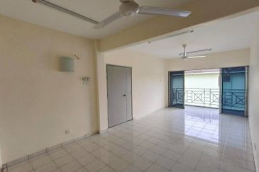 Lily & Jasmine Apartment