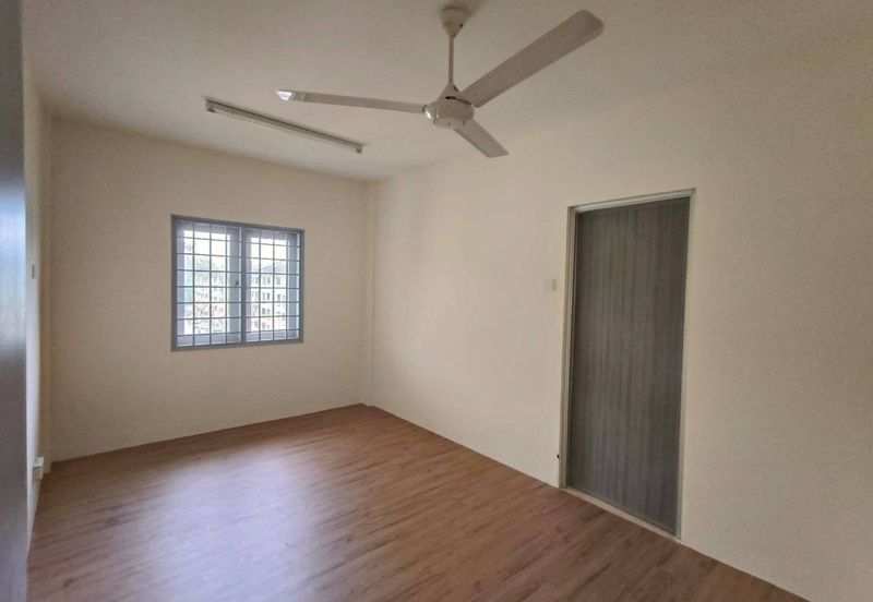 Lily & Jasmine Apartment