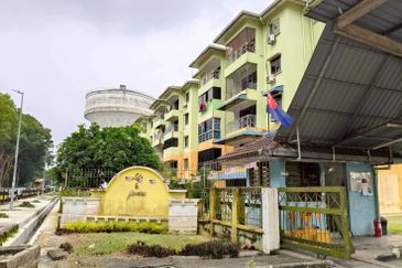 Lily & Jasmine Apartment