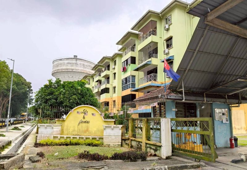 Lily & Jasmine Apartment