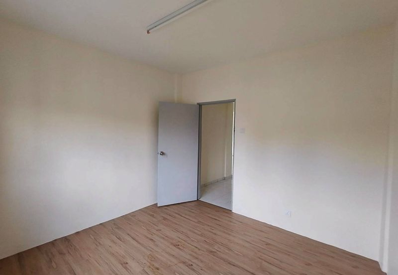 Lily & Jasmine Apartment