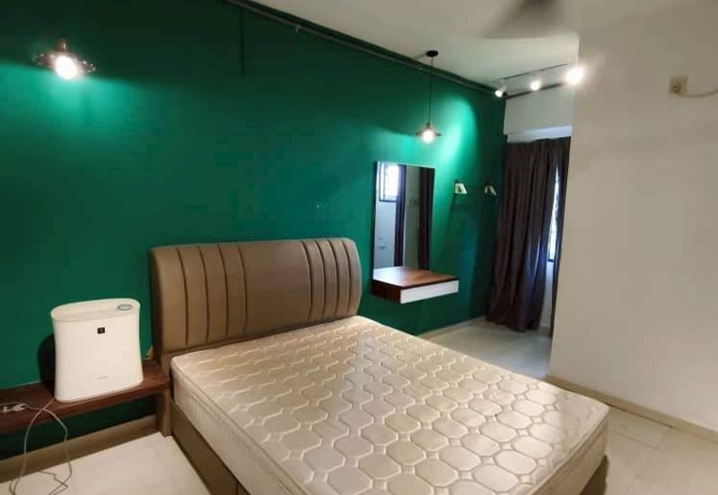 Bangunan Duta Impian (The Embassy Suites)