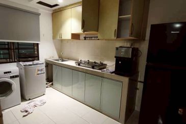 Bangunan Duta Impian (The Embassy Suites)