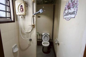 Bangunan Duta Impian (The Embassy Suites)