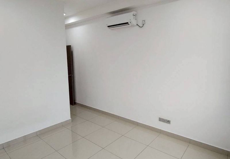 SKS Habitat Apartment, Larkin