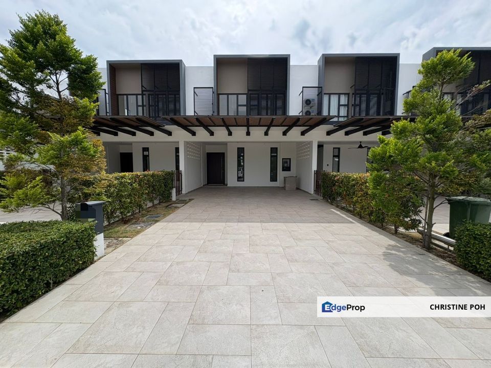 3 Storey Link House with Canal view @ Senibong Cove, Johor, Masai