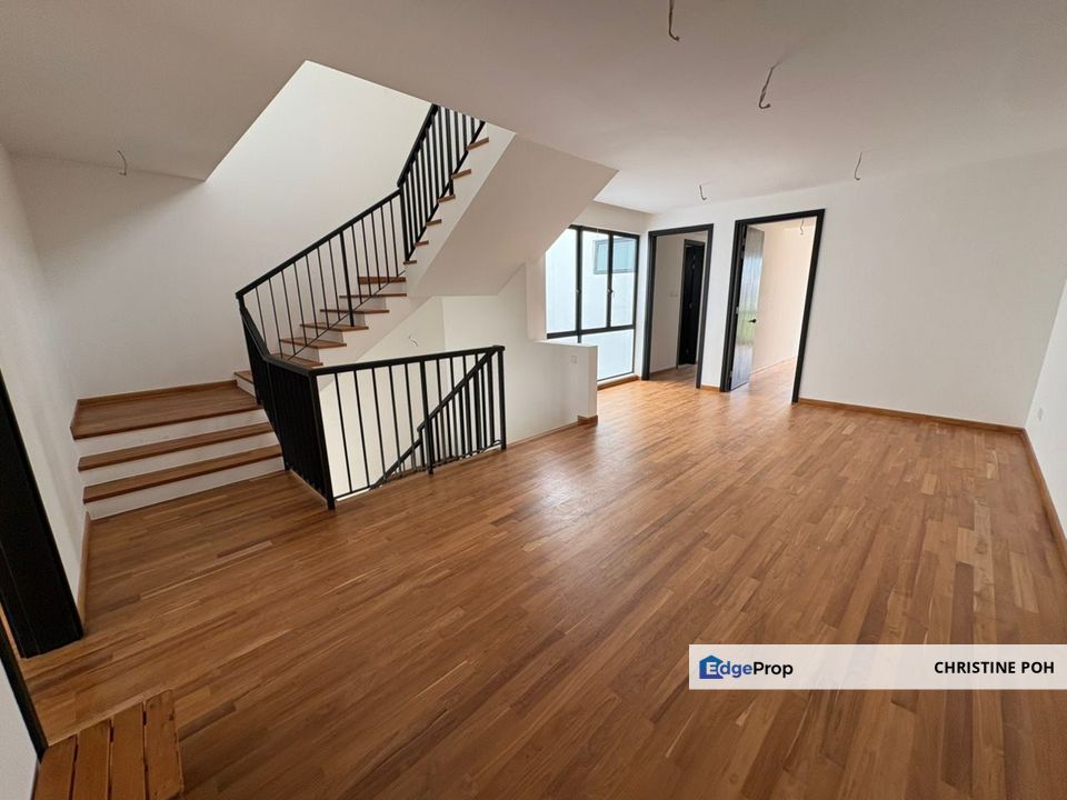 3 Storey Link House with Canal view @ Senibong Cove, Johor, Masai