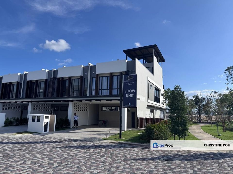 3 Storey Link House End Lot with Canal view @ Isola Coast Senibong Cove Masai, Johor, Masai