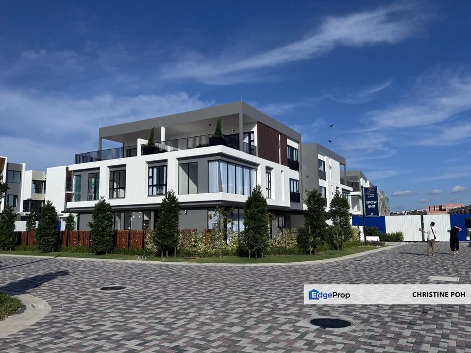 3 Storey Cluster House @ Senibong Cove Isola Coast, Johor, Masai