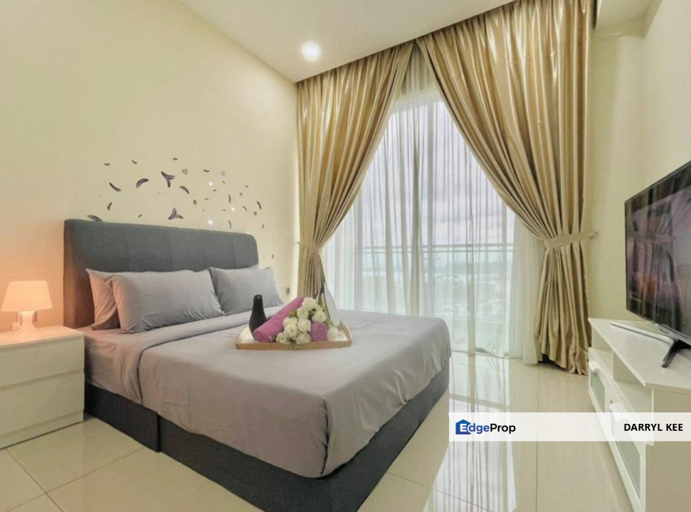 Paragon Suites 3 bed for Sale Walking distance to CIQ RTS , Johor, Johor Bahru