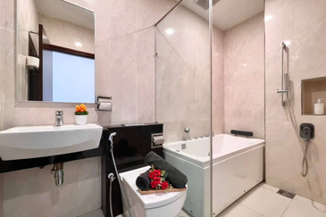 Paragon Suites @ CIQ