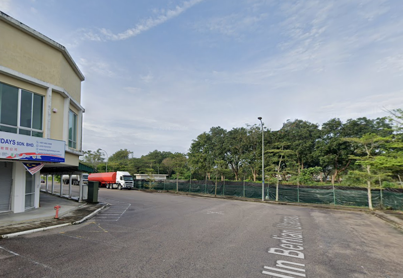 Kota Tinggi, Taman Daiman Jaya Double Storey Corner Shoplot Urgent for Sale