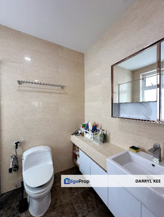 Tritower 1 bedder unit fully furnished for Sale near Ciq Rts, Johor, Johor Bahru
