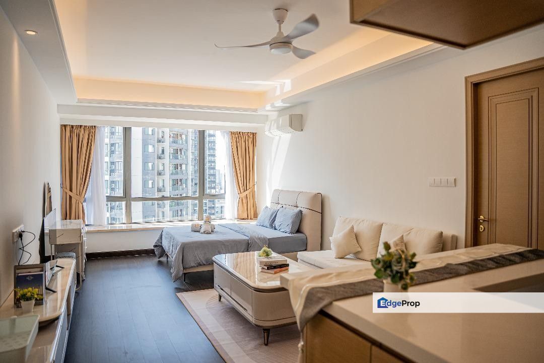 Paragon Suite @CIQ Studio Urgent Sale, Fully Furnished Tenanted near RTS, Johor, Johor Bahru