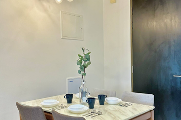 Baypoint @ Country Garden Danga Bay