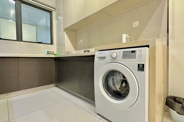 Baypoint @ Country Garden Danga Bay