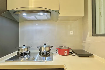 Baypoint @ Country Garden Danga Bay