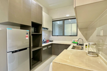 Baypoint @ Country Garden Danga Bay