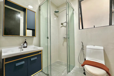 Baypoint @ Country Garden Danga Bay