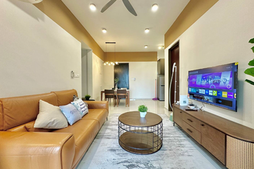 Baypoint @ Country Garden Danga Bay