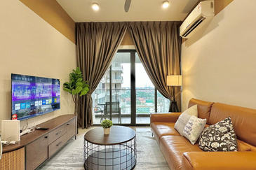 Baypoint @ Country Garden Danga Bay