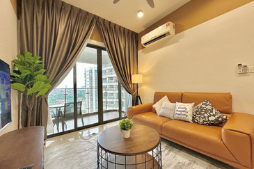 Baypoint @ Country Garden Danga Bay