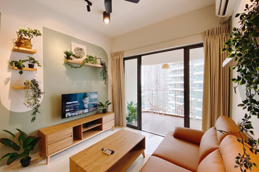 Bay Laurel @ Country Garden Danga Bay