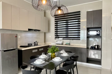 Bay Laurel @ Country Garden Danga Bay