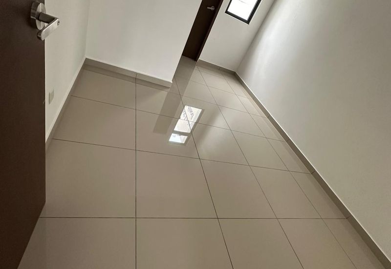 Bae(Laman Permata) Whole New Unit for Rent, near Setia Indah, Dato Onn