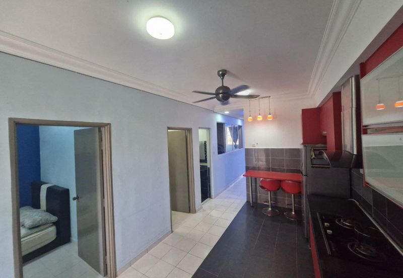 Residensi Bistaria, Ukay Bistari