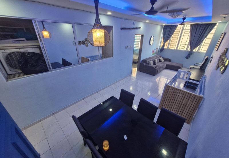 Residensi Bistaria, Ukay Bistari