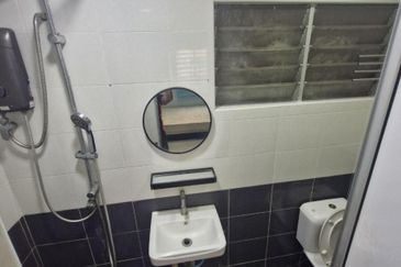 Residensi Bistaria, Ukay Bistari